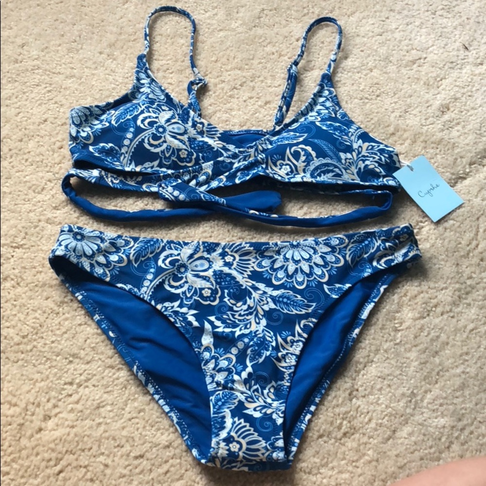 BNWT Cupshe wrap bikini